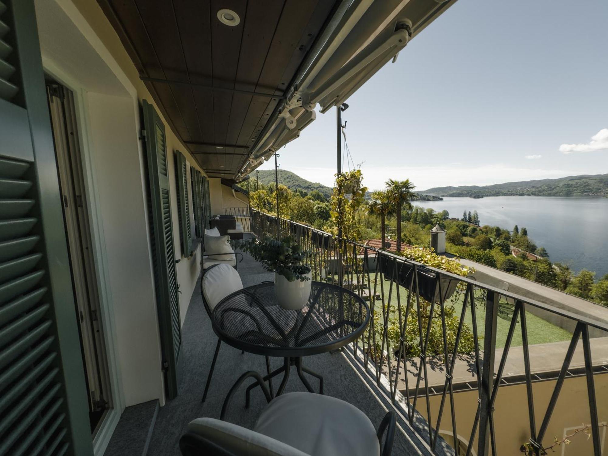 Villa Antica Colonia - Lake Orta - Suite Apartments Adults Only - Spa & Wellness Pettenasco Exterior foto